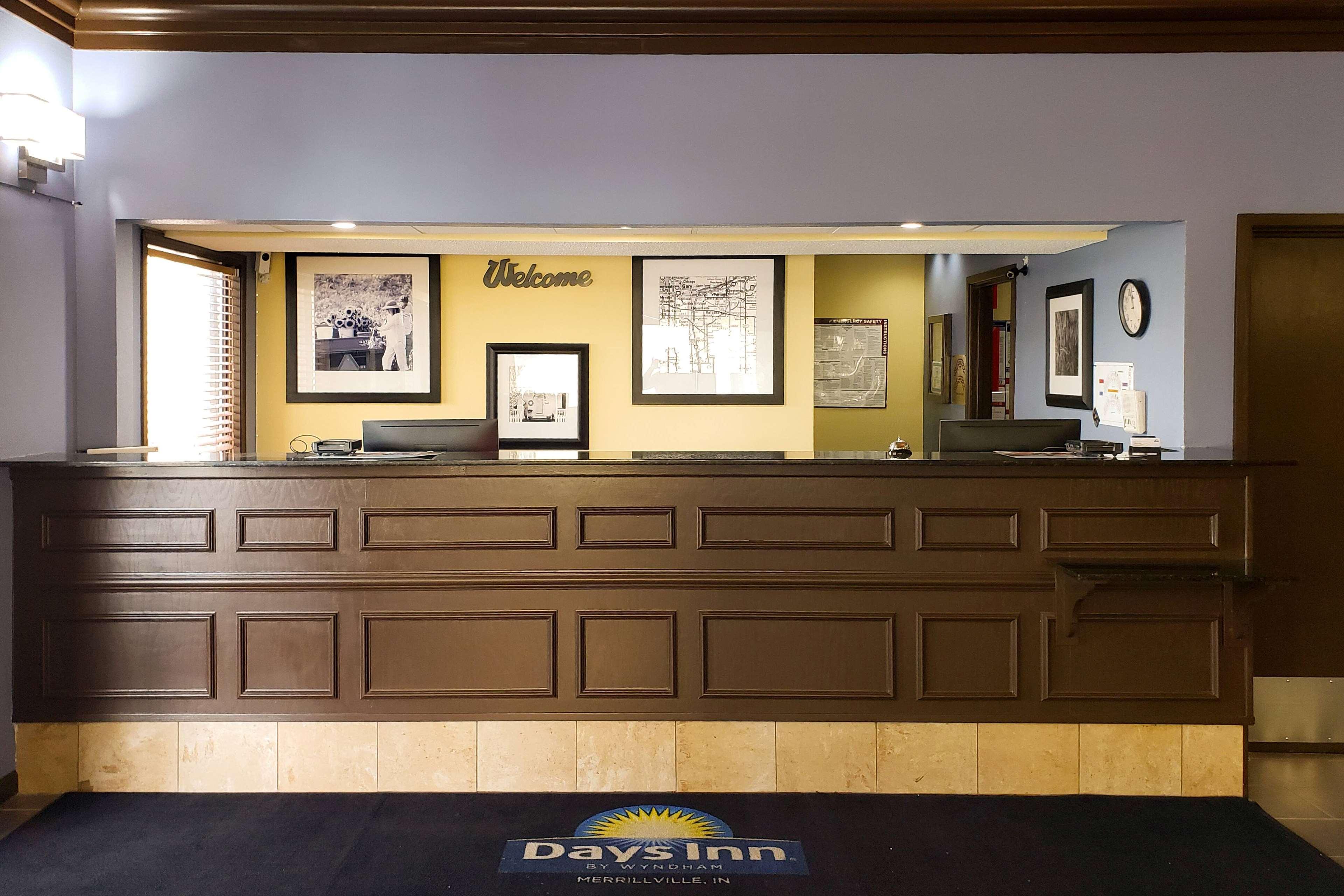 Days Inn & Suites By Wyndham Merrillville Extérieur photo