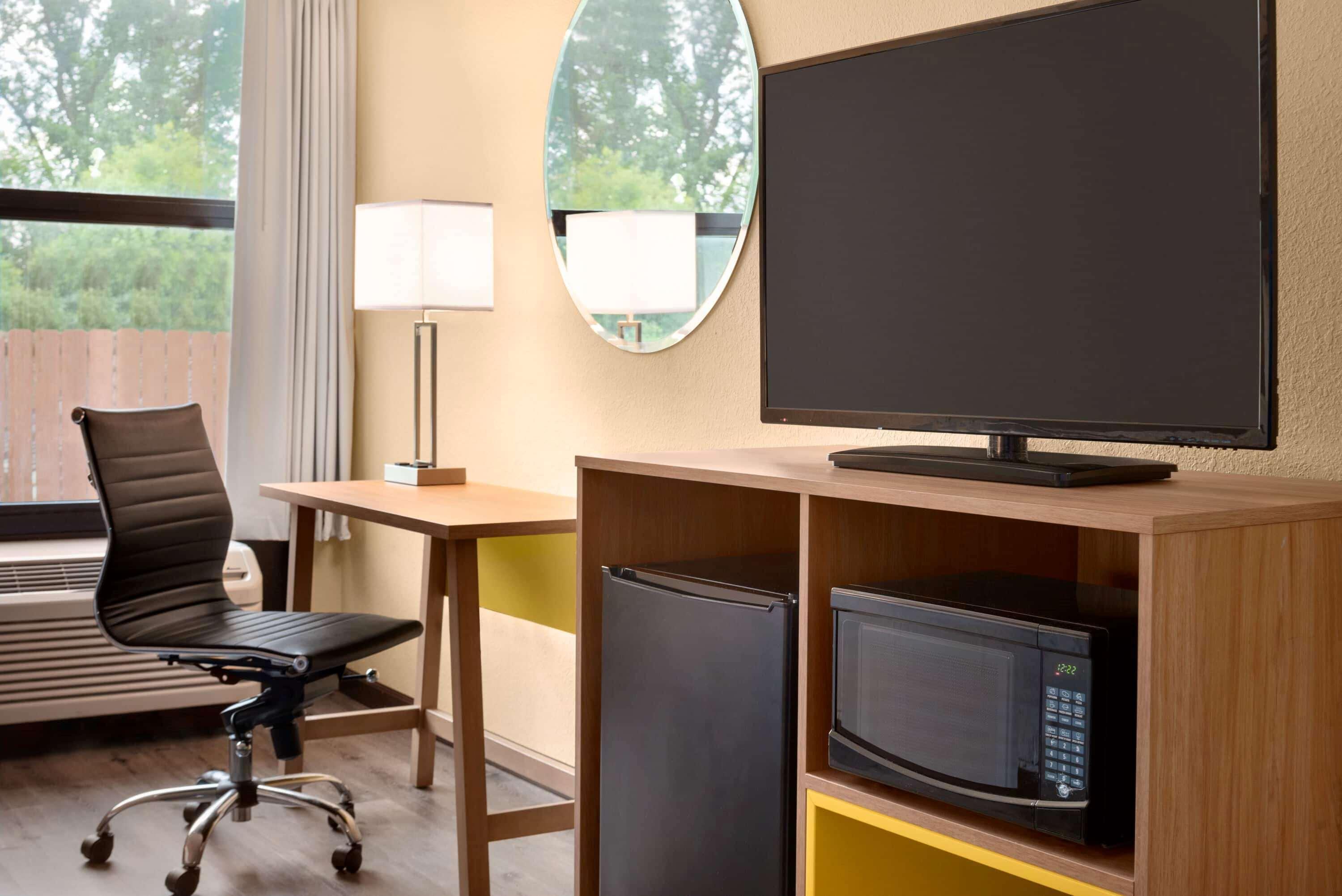 Days Inn & Suites By Wyndham Merrillville Extérieur photo