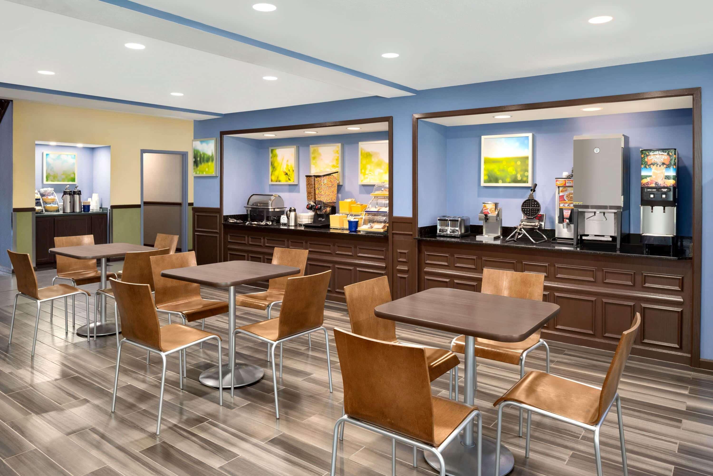 Days Inn & Suites By Wyndham Merrillville Extérieur photo
