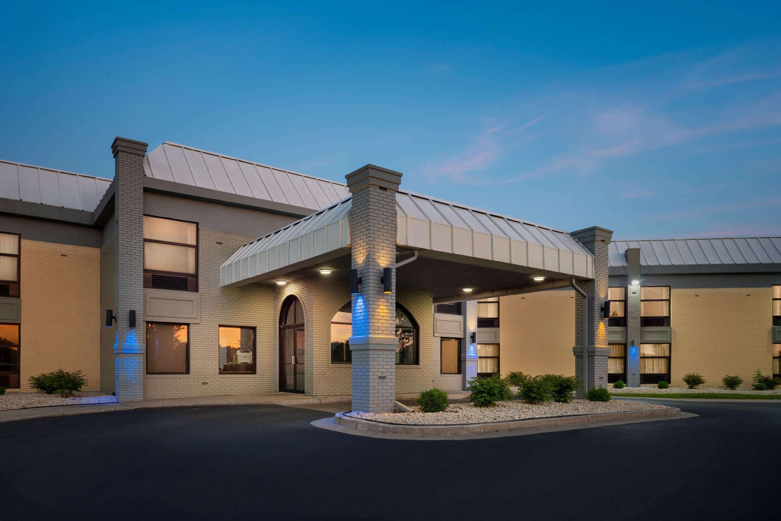 Days Inn & Suites By Wyndham Merrillville Extérieur photo
