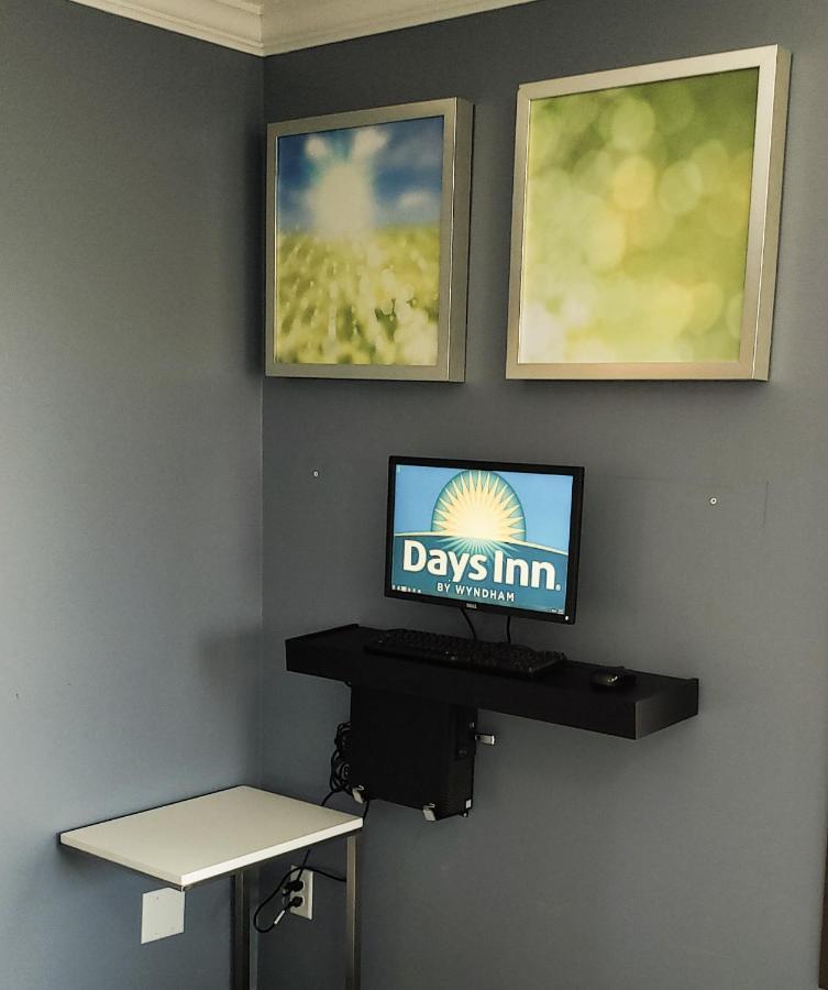 Days Inn & Suites By Wyndham Merrillville Extérieur photo