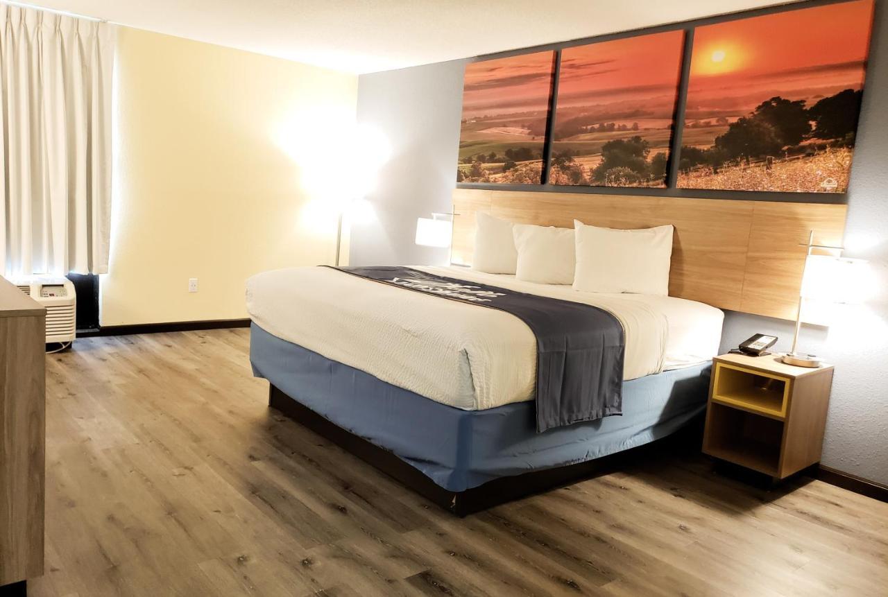 Days Inn & Suites By Wyndham Merrillville Extérieur photo